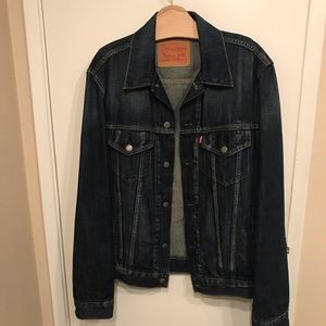 Men’s Levi’s denim jacket size M